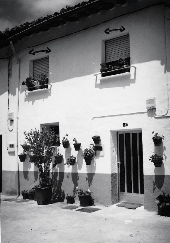 Casa de los Santines. Pipaón (A), 1998. Fuente: Pilar Alonso, Grupos Etniker Euskalerria.