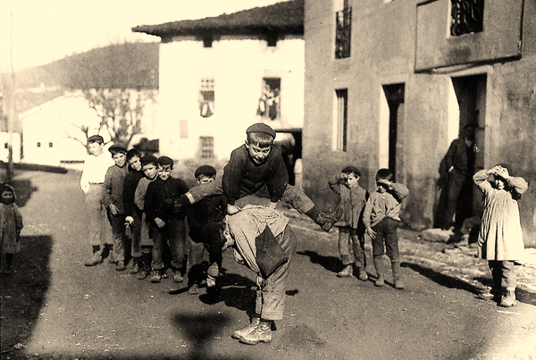 Asto-astoka. Zeanuri (B), 1920. Fuente: Archivo Fotográfico Labayru Fundazioa: Fondo Felipe Manterola.