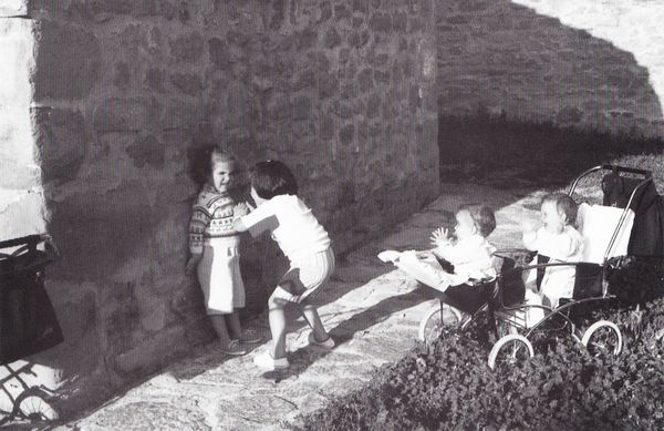 Obanos (N), 1987. Fuente: M.ª Amor Beguiristain, Grupos Etniker Euskalerria.