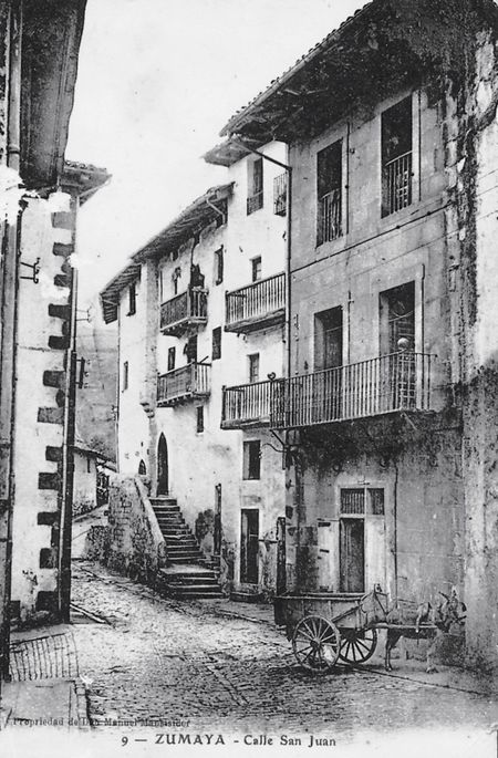 Balcones en la villa de Zumaia (G), principios del siglo XX. Fuente: Archivo Fotográfico Labayru Fundazioa.